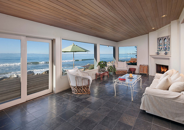 2940 Solimar Beach Drive living room, a beachfront home along the Rincon