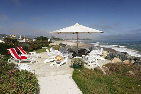 4257 Avenue del Mar beachside deck, a beachfront home in Sandyland Cove