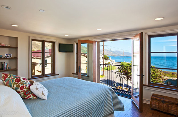 6702 Breakers Way bedroom, a beachfront home along the Rincon